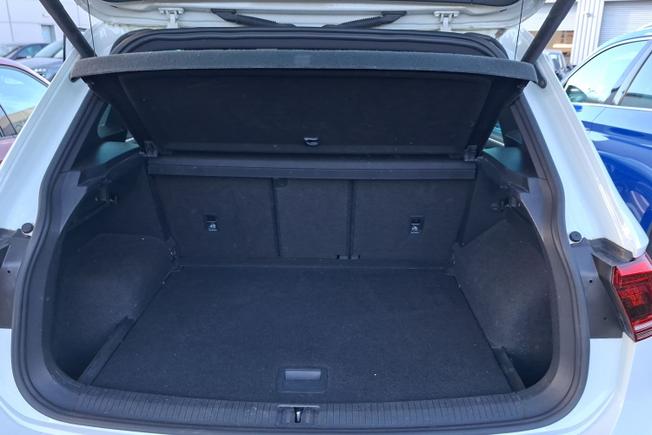 VOLKSWAGEN Tiguan Photo 12