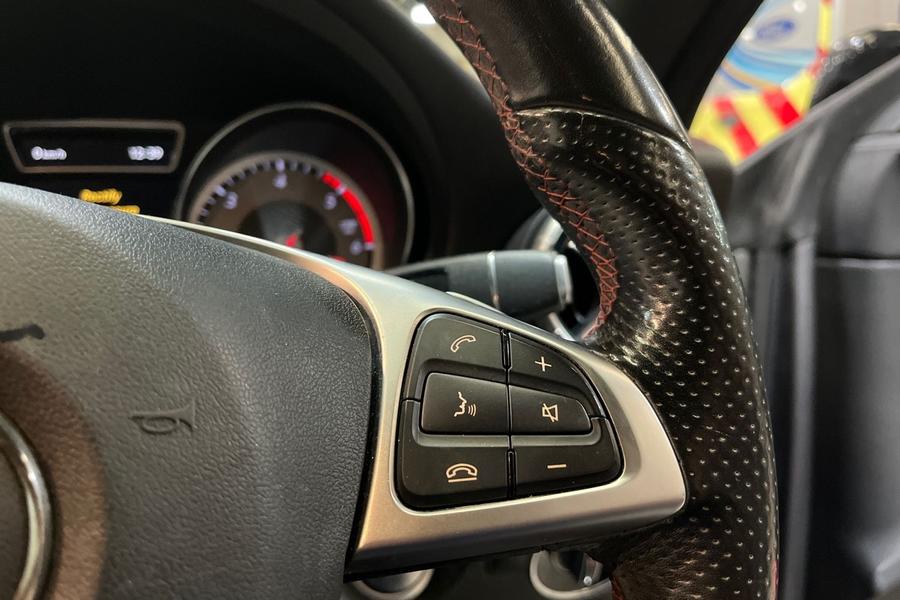 Mercedes-Benz CLA Photo autoimg-055421635b148670716c703dc90d854855f21e21.jpg
