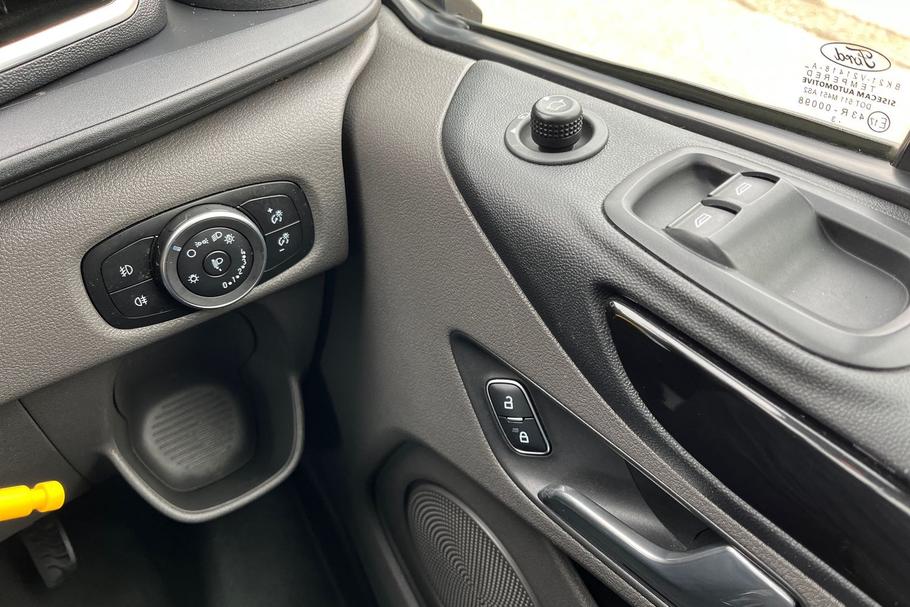 Used Ford TRANSIT CUSTOM LB73AZF 30