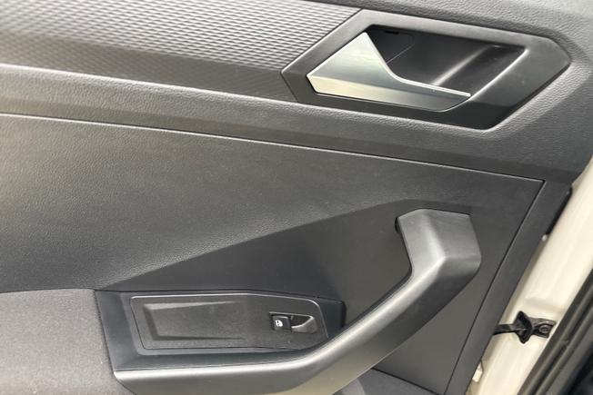 Volkswagen T-Roc Photo 31
