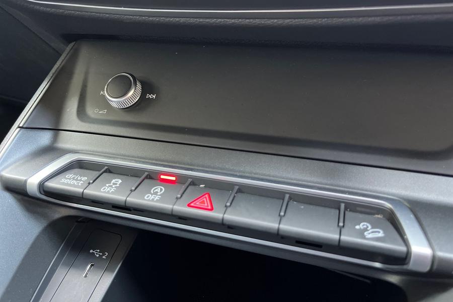Audi Q3 Photo autoimg-055aec5d4ba74ad4ae260eb5273f8bf3729e015b.jpg