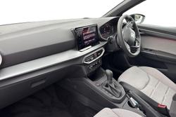 SEAT Arona Photo 2