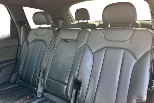Audi Q7 Photo 10