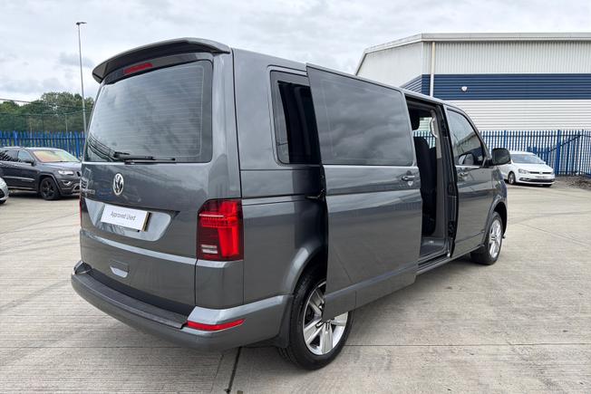 VOLKSWAGEN Transporter Shuttle Photo 30