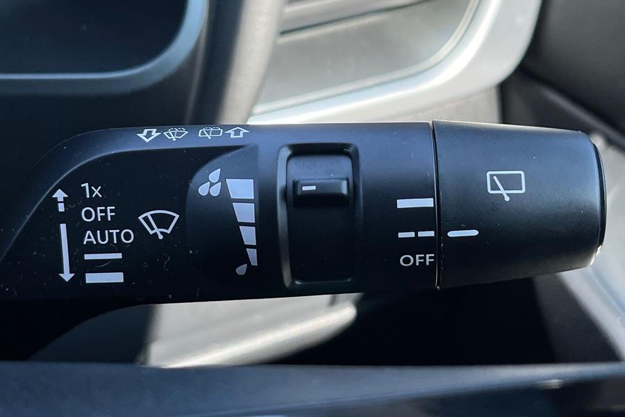 Nissan Qashqai Photo autoimg-0565106d5a3dd2bbe23ff37df9960102f0017a17.jpg
