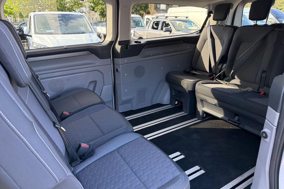 Used Ford TOURNEO CUSTOM WN26TXR 8