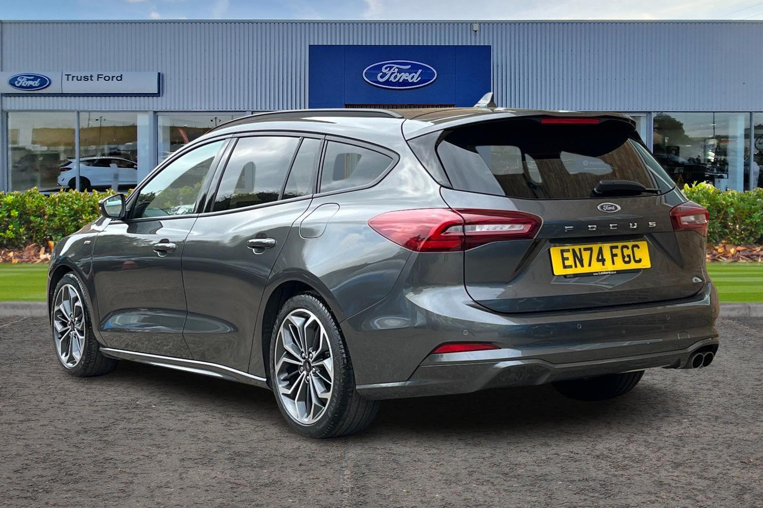 Ford FOCUS Photo 1