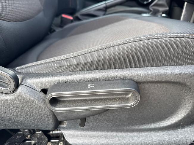 MINI Hatch Photo 24