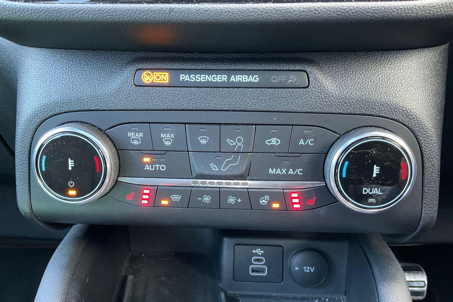 Ford KUGA Photo 29