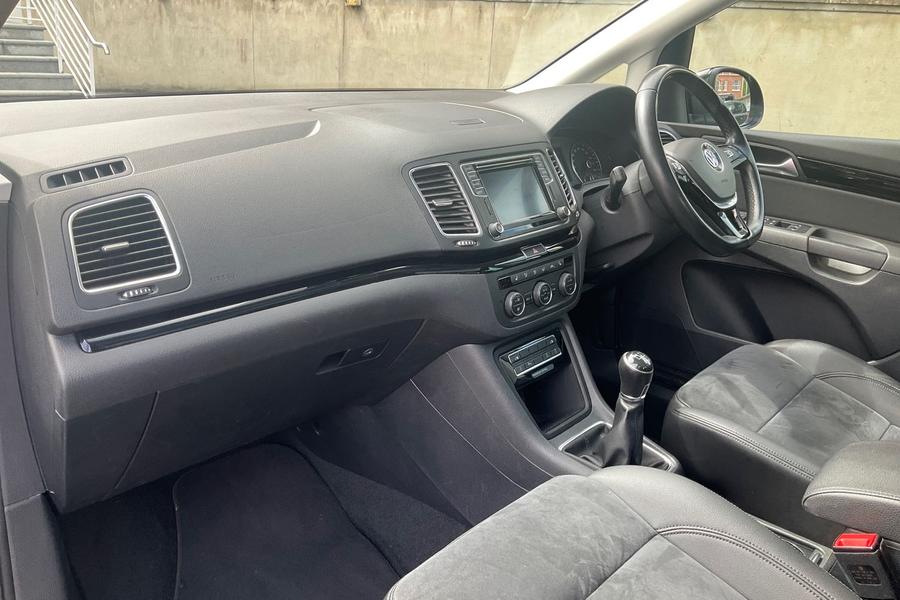 Volkswagen SHARAN Photo autoimg-056cf9fc35785817831c76b55906057e3ce61b07.jpg