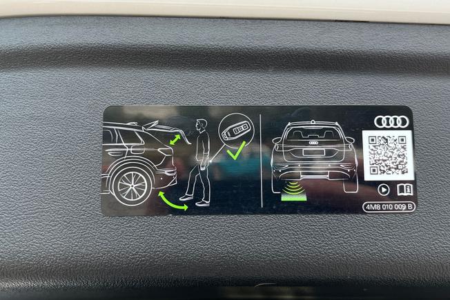 AUDI S6 E-Tron Avant Photo 45