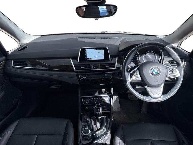 BMW 2 Series Active Tourer Photo 10