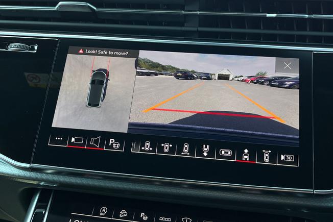 AUDI Rsq8 Photo 30