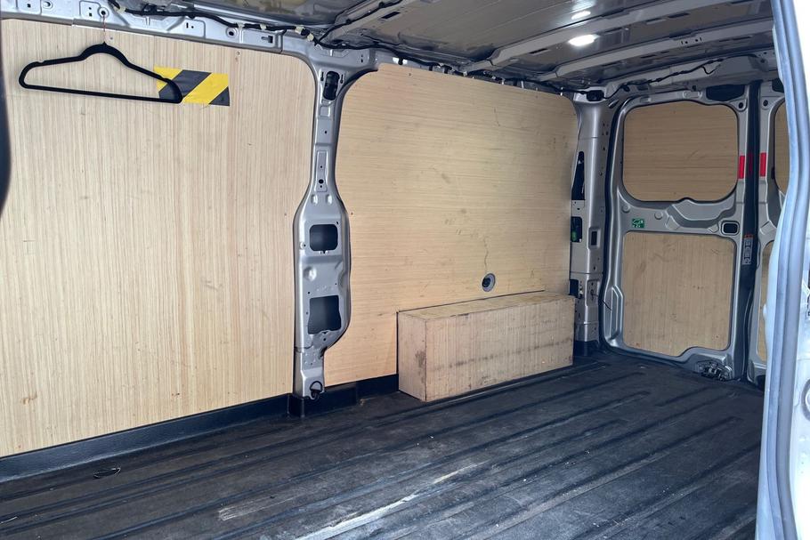 Used Ford TRANSIT CUSTOM LG74NVL 4