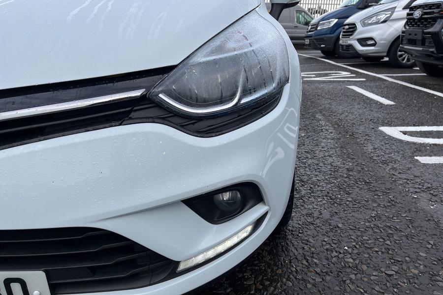 Renault CLIO Photo autoimg-057b836190f698d1287fe5e5cf6938a8612012b3.jpg