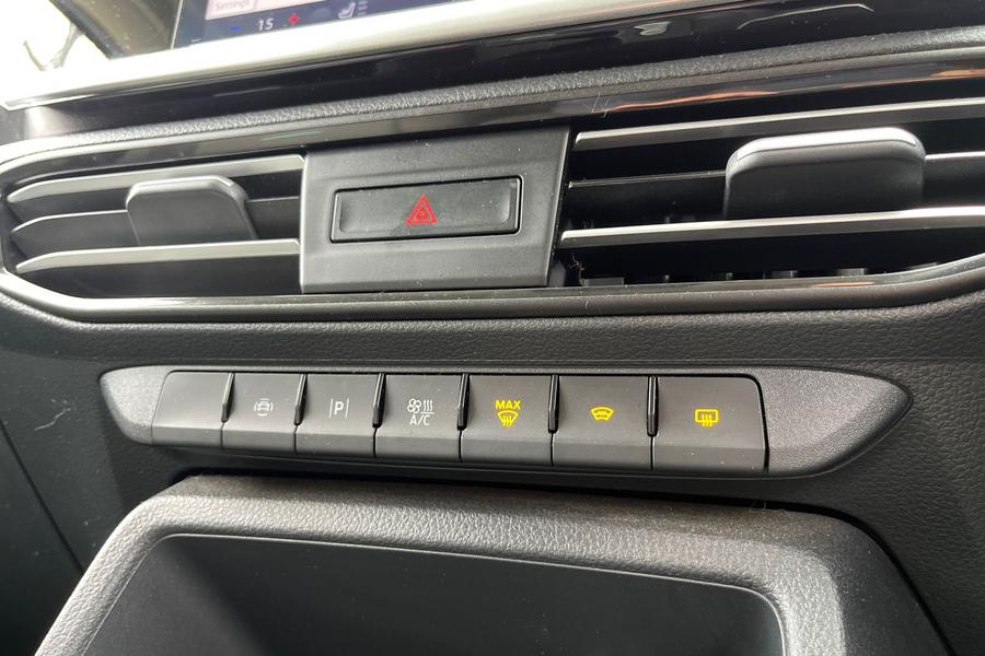 Ford TOURNEO CONNECT Photo autoimg-057c6be514d2b4d48f3897bb6a1e71c1e53e4a7e.jpg