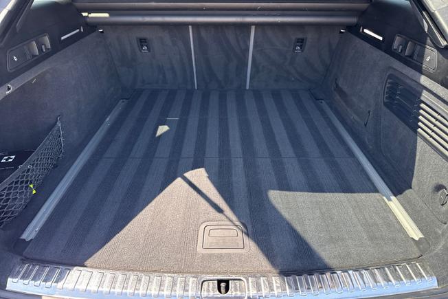 AUDI A6 Avant Photo 12