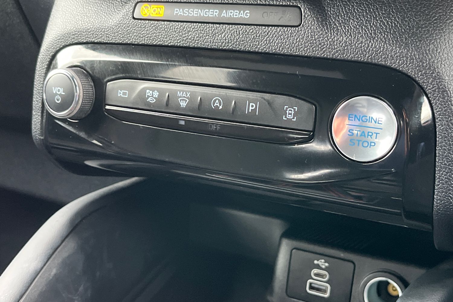 Ford KUGA Photo 27