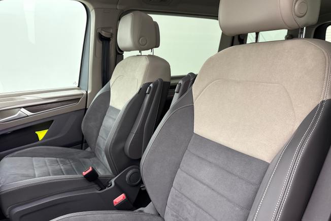 VOLKSWAGEN Multivan Photo 32