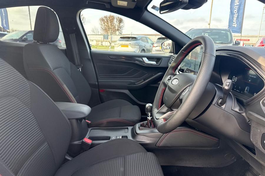 Ford FOCUS Photo autoimg-0587edaa352f0d3a4c1ea3ef9348ae2f4aad79a7.jpg