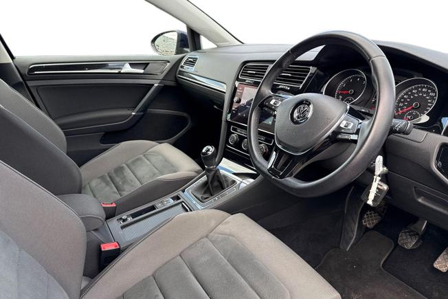 VOLKSWAGEN Golf Photo 6