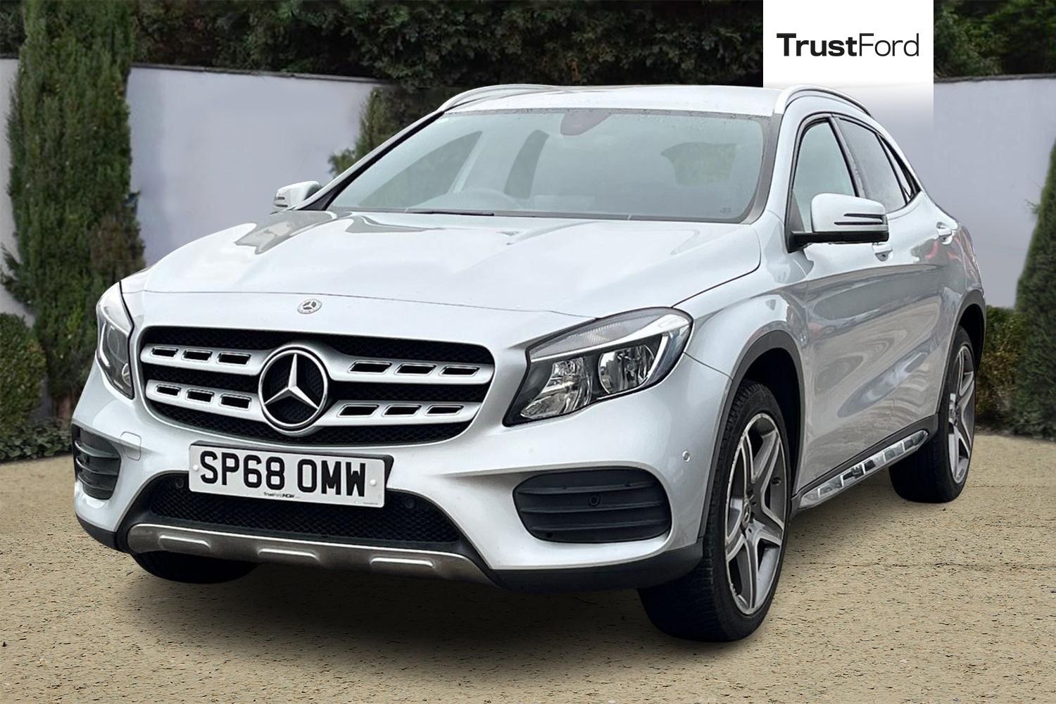 Mercedes-Benz GLA Photo 4
