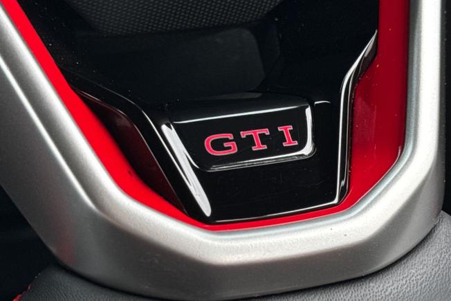 VOLKSWAGEN Golf Photo 35