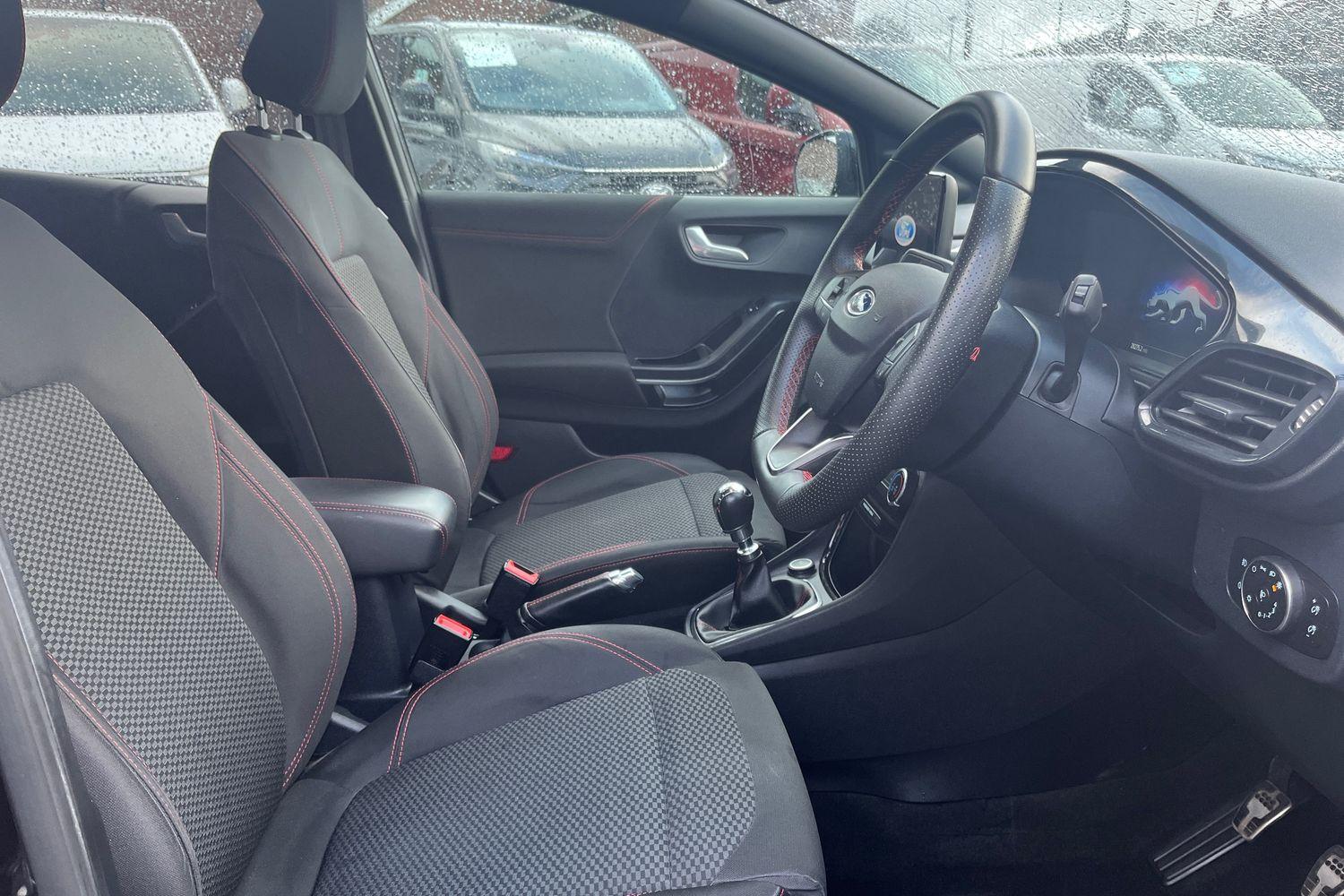 Ford PUMA Photo 16