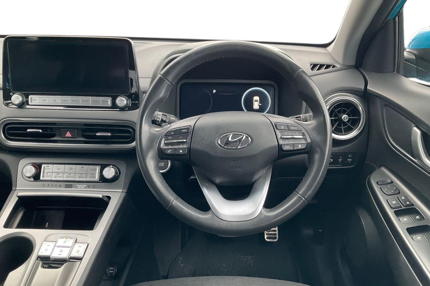 Hyundai KONA Photo 10