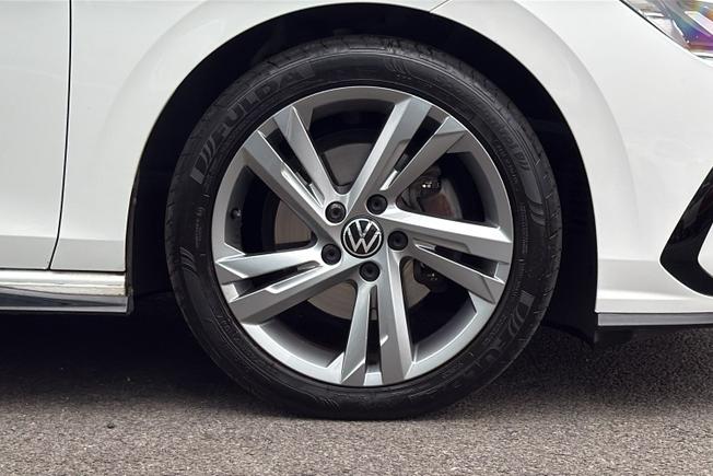 VOLKSWAGEN Golf Photo 5