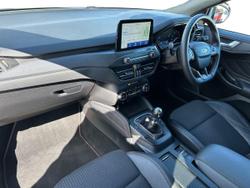 Ford Focus Photo 2