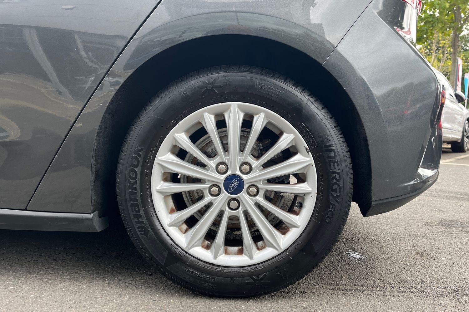 Ford FOCUS Photo 7