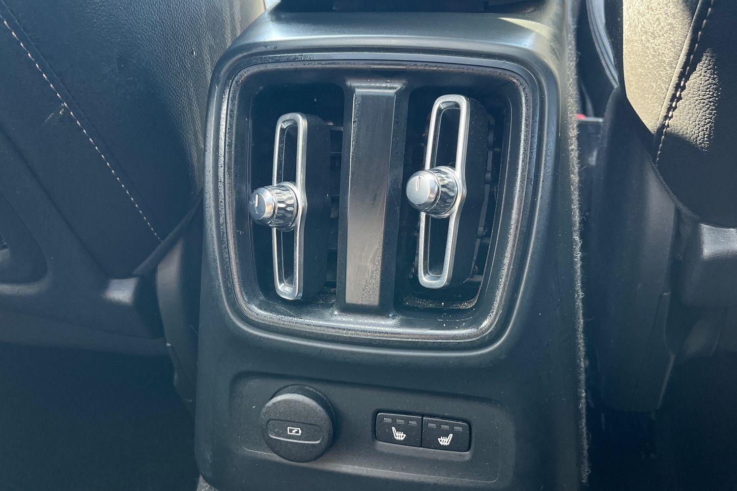 Volvo XC40 Photo 38