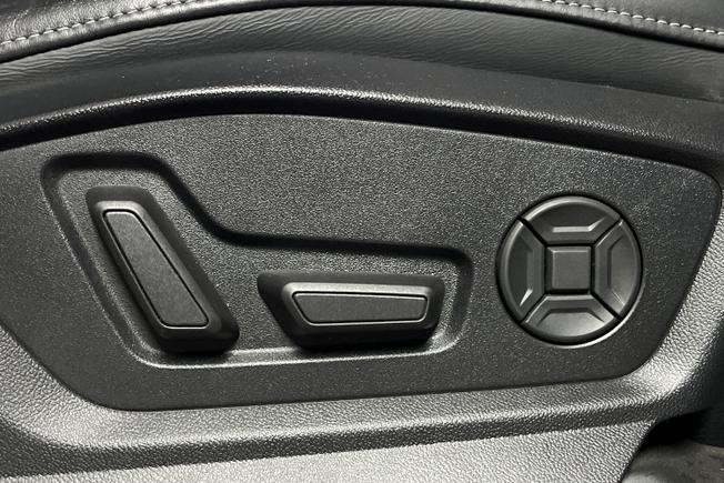 AUDI Q7 Photo 25