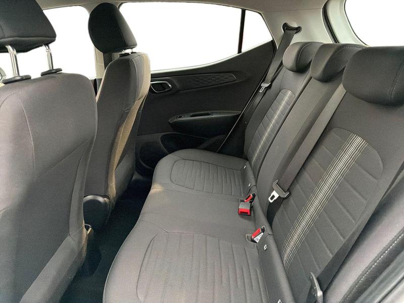 Used Hyundai i10 YC71SXJ 17