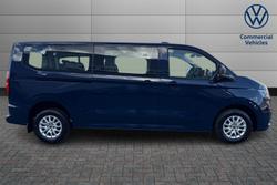 VOLKSWAGEN Transporter Shuttle Photo 4