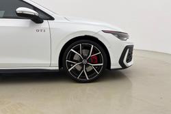 VOLKSWAGEN Golf Photo 5