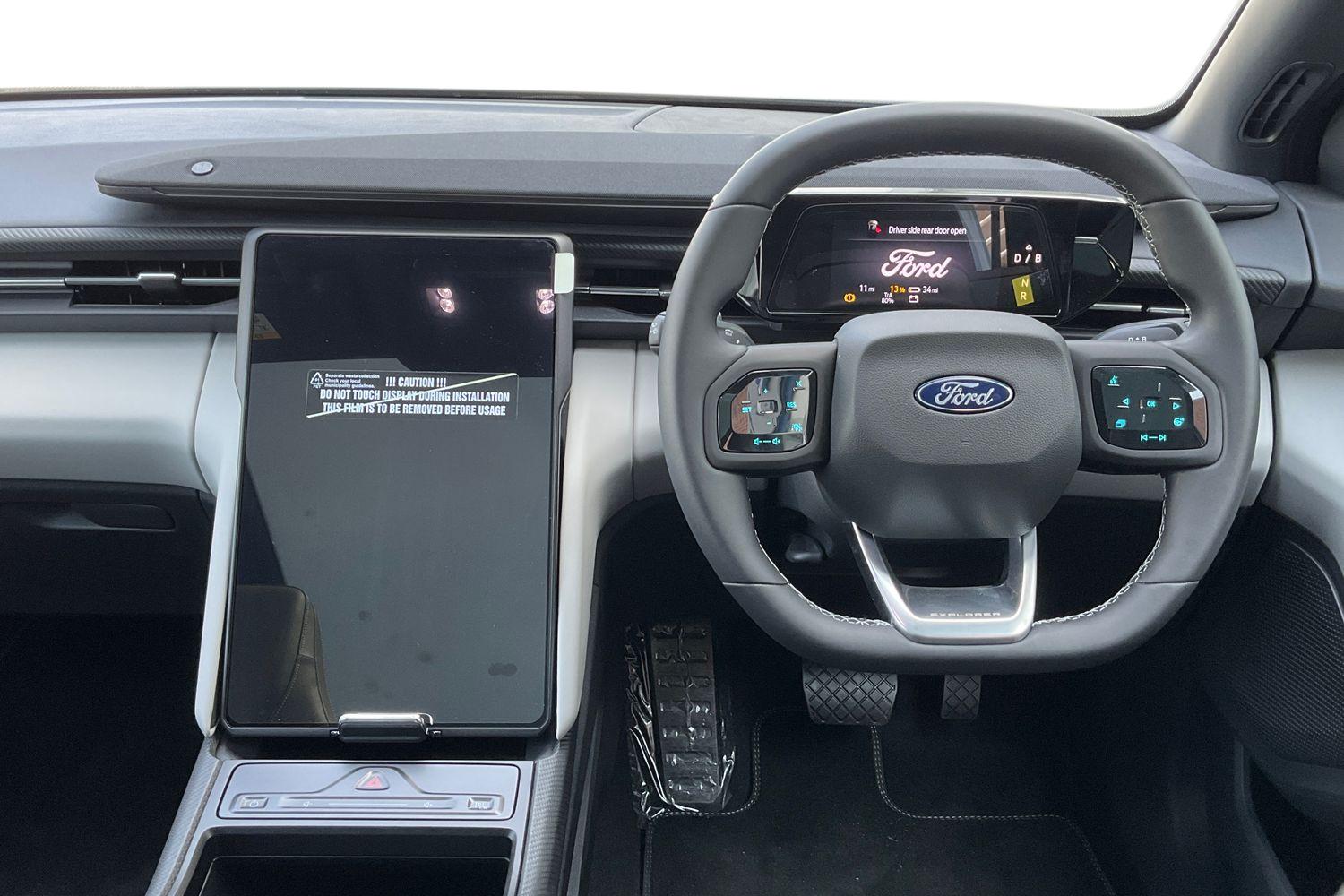 Ford EXPLORER Photo 10