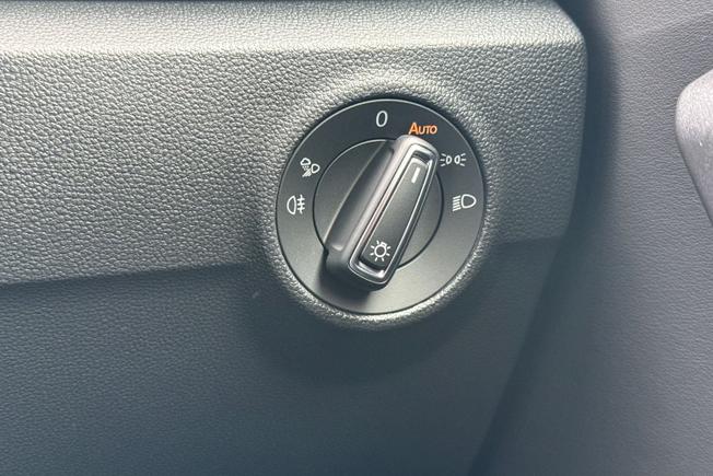 VOLKSWAGEN T-Roc Photo 35