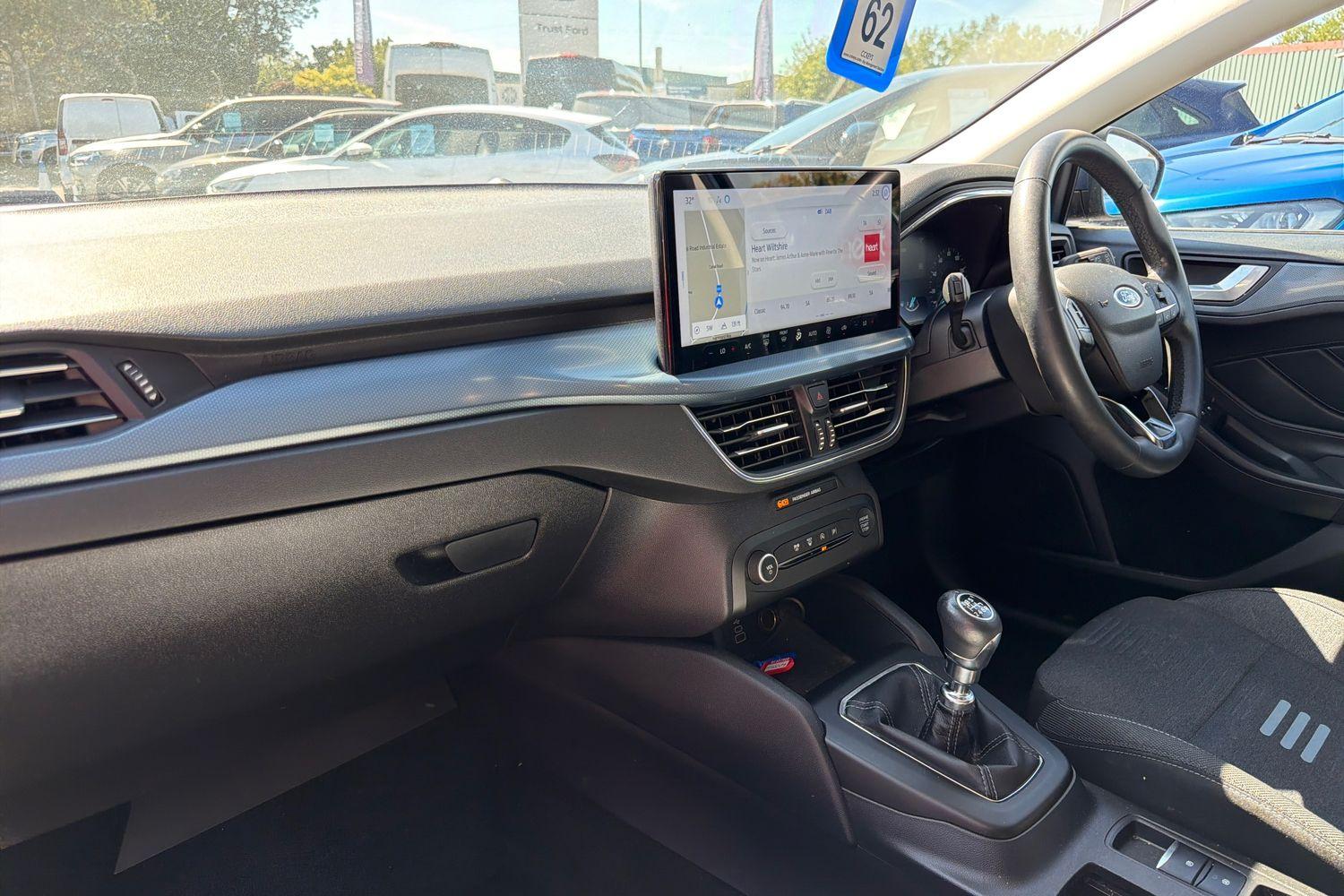 Ford FOCUS Photo 17