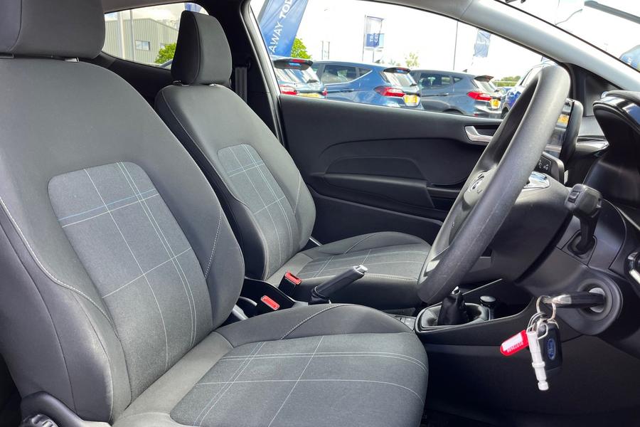 Ford FIESTA Photo autoimg-05b98a081bd03ce4d326c1eb6615a3a0d2086431.jpg