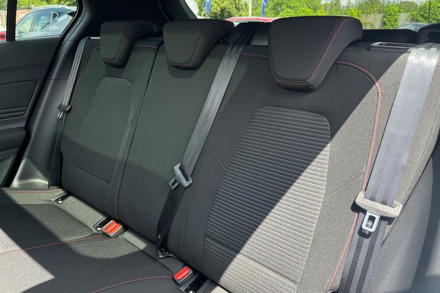 Ford Focus Photo autoimg-05ba3f6cf8b53c24d36e61f18dad8af15d0727e3.jpg