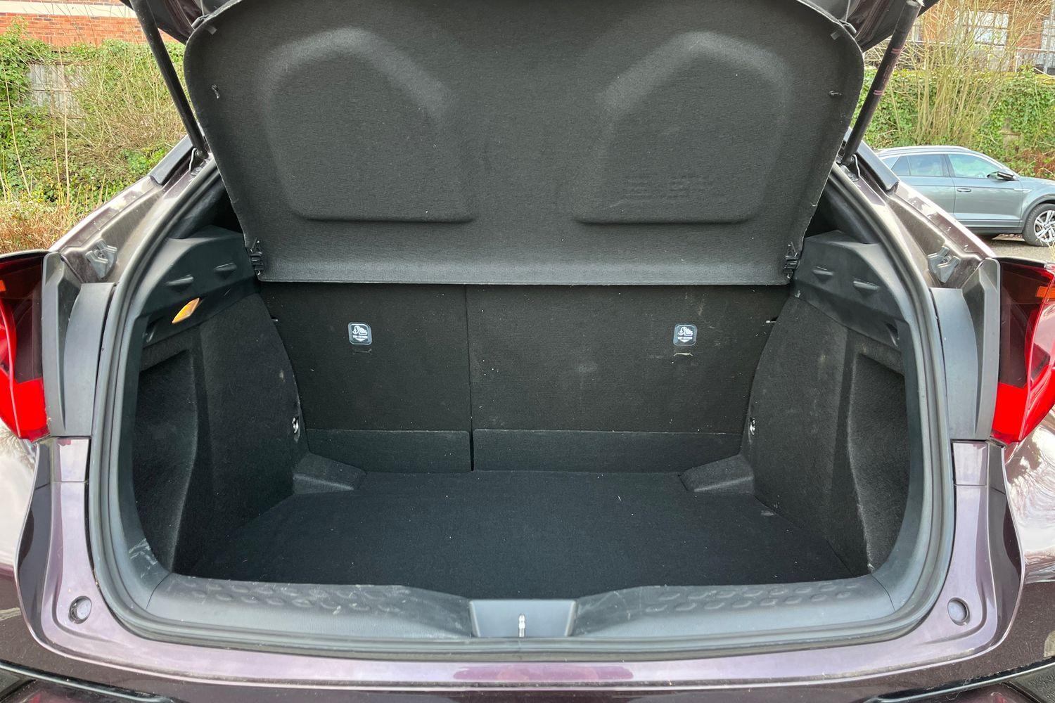 Toyota C-HR Photo 20