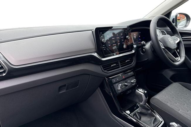 Volkswagen T-Cross Photo 2