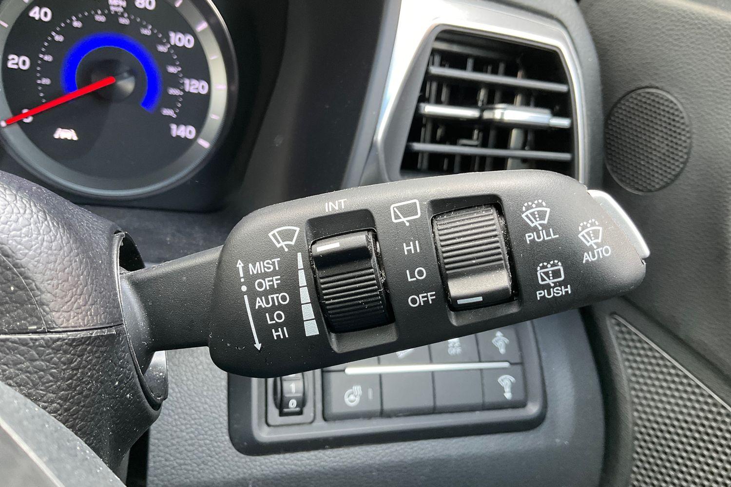 SsangYong TIVOLI Photo 14