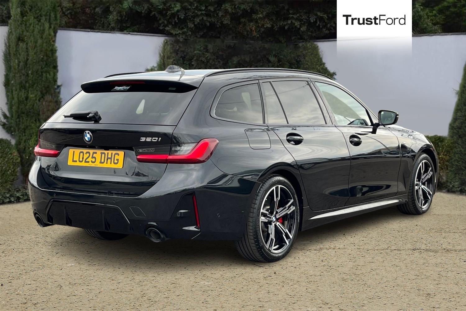 BMW 3 Series Photo 3