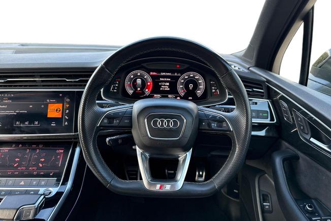 AUDI Q7 Photo 11
