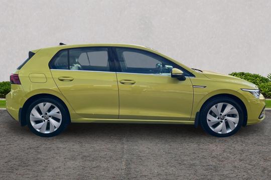 Volkswagen Golf Photo autoimg-05caeb9c87f1f1a13cea3a14714f980e5377b82b.jpg