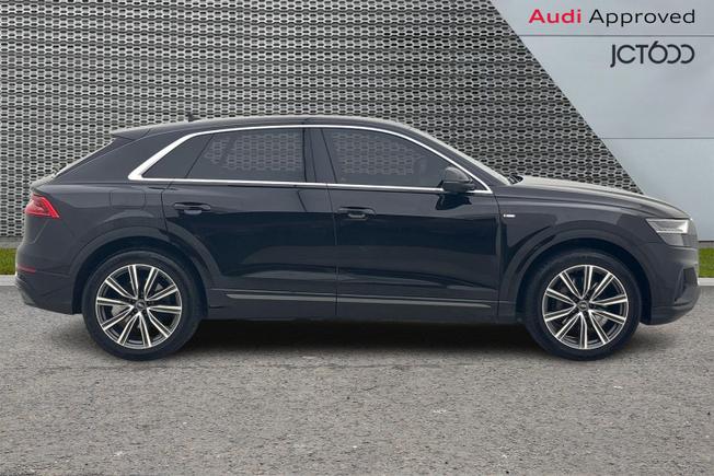 AUDI Q8 Photo 4