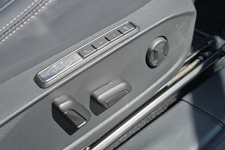 Ford Explorer Photo autoimg-05cdf4e1bc682cf18fc974f0f11e014b757c35cf.jpg